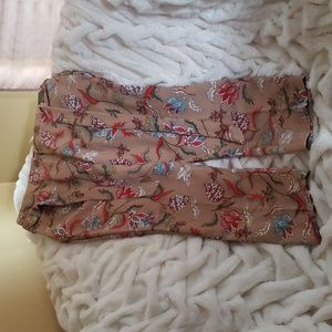 NY&C The Madie Pant stretch 16P. Tan with nice bright beautiful pattern.